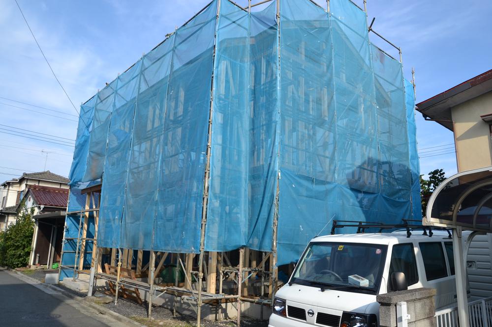 Local appearance photo. Local (11 May 2013) Shooting