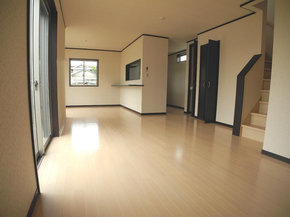 Same specifications photos (living). Same specifications