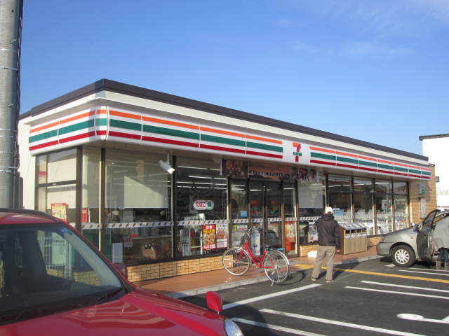 Convenience store. 644m to Seven-Eleven Kawagoe Toyota head office (convenience store)