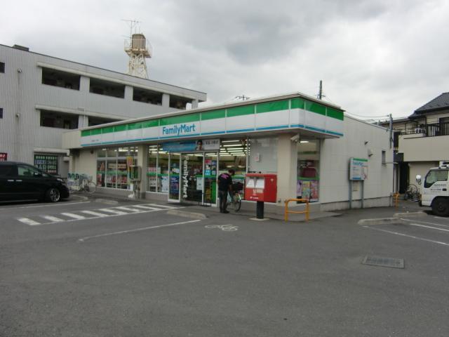 Convenience store. 569m to Family Mart (convenience store)