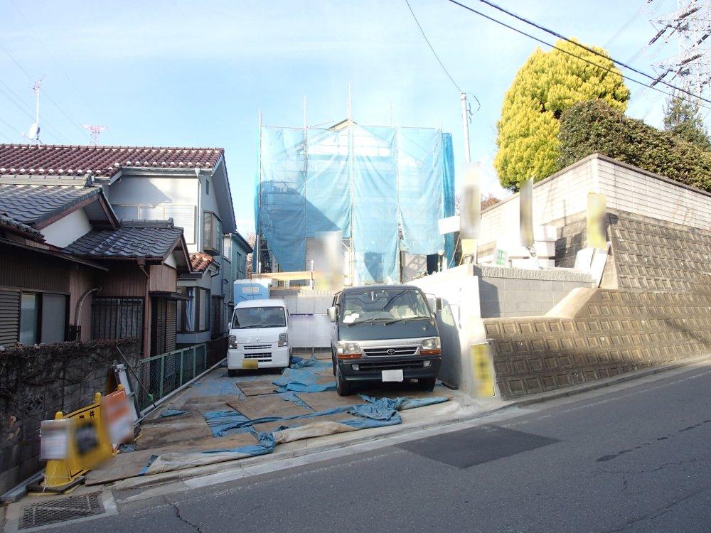 Local appearance photo. Local (12 May 2013) Shooting