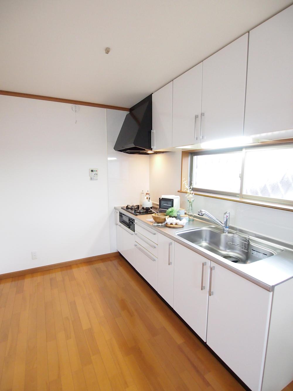 Kitchen. Local (12 May 2013) Shooting