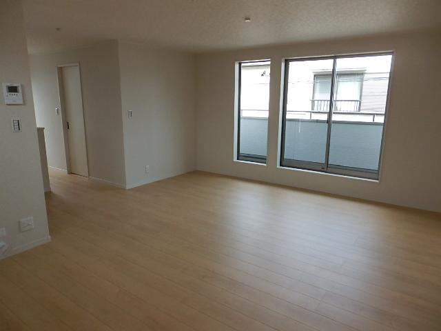 Same specifications photos (living). Same specifications