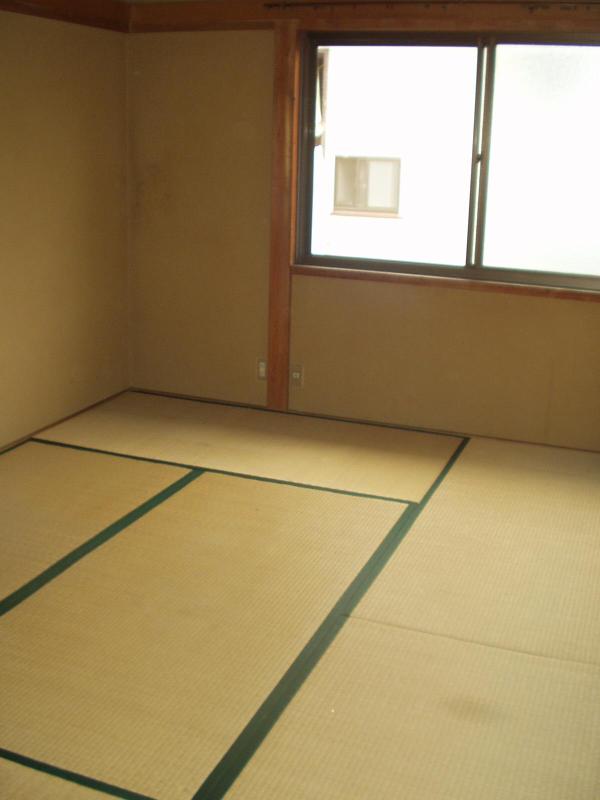 Living and room. Japanese-style room 2