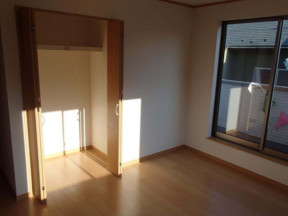 Non-living room. Indoor (12 May 2013) Shooting