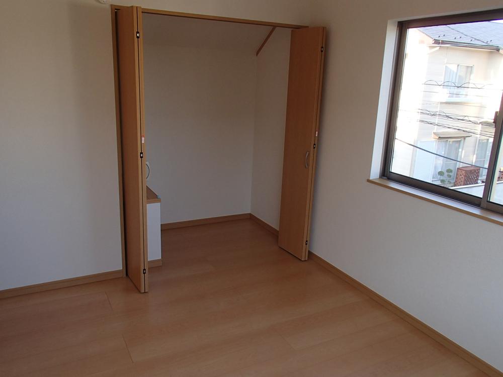 Non-living room. Indoor (12 May 2013) Shooting