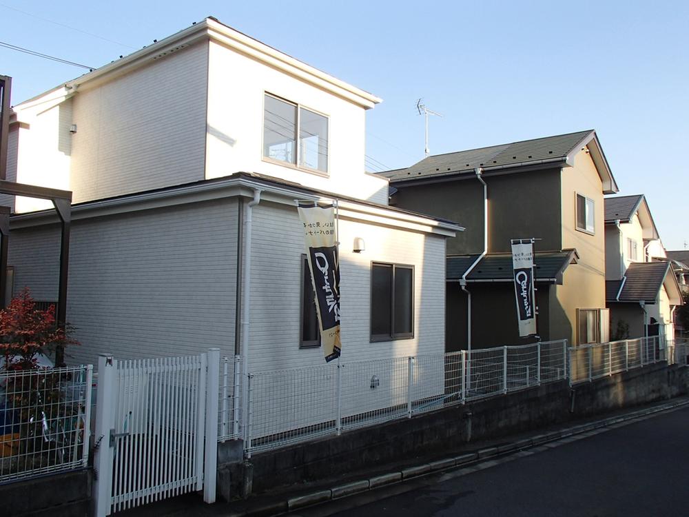 Local appearance photo. Local (12 May 2013) Shooting