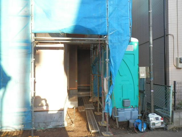 Local appearance photo. Local (12 May 2013) Shooting