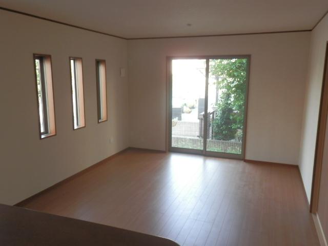 Same specifications photos (living). Same specifications