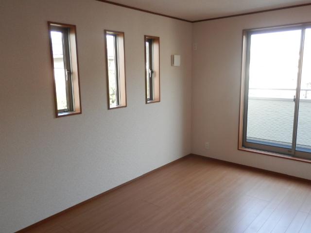 Same specifications photos (Other introspection). Same specifications