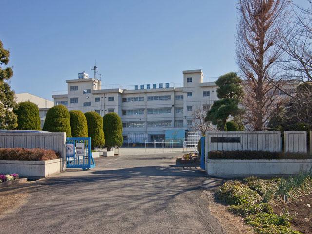 Primary school. 920m to Kawagoe Municipal Ushiko Elementary School