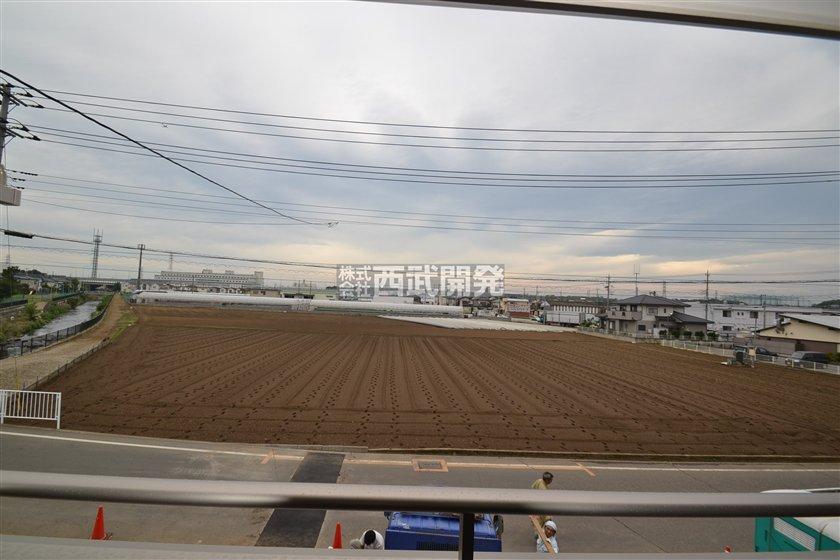 View photos from the dwelling unit. View from the site (July 2013) Shooting