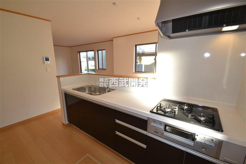 Kitchen. Room (August 2013) Shooting