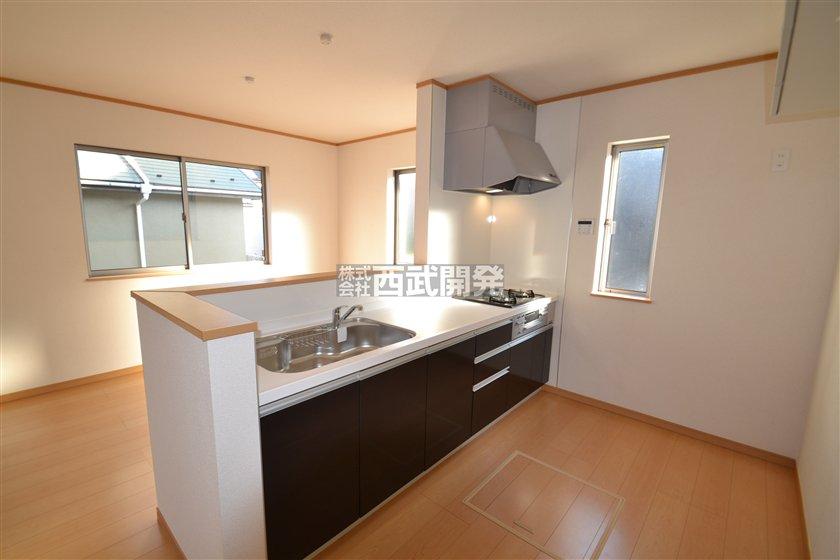 Kitchen. Room (August 2013) Shooting