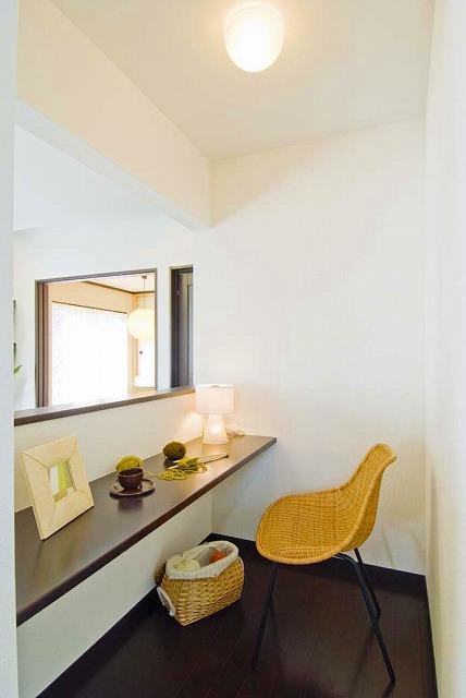 Same specifications photos (Other introspection). ■ Study shelf