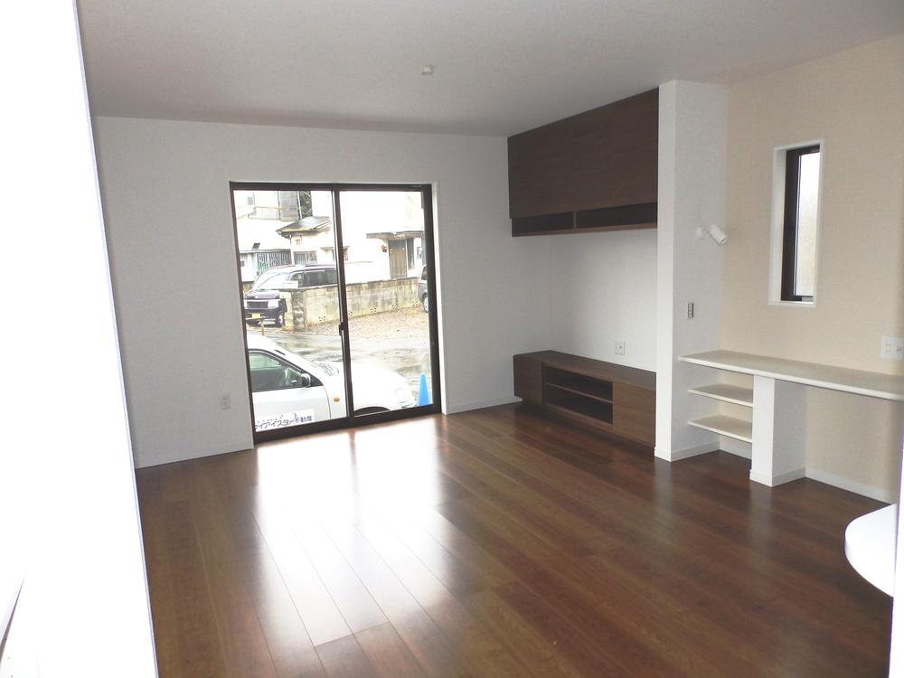 Living.  [living] "TV board ・ Study desk with a study counter "children Ya, You can use that according to the TPO, such as ironing board instead of wife. (December 2013 shooting)