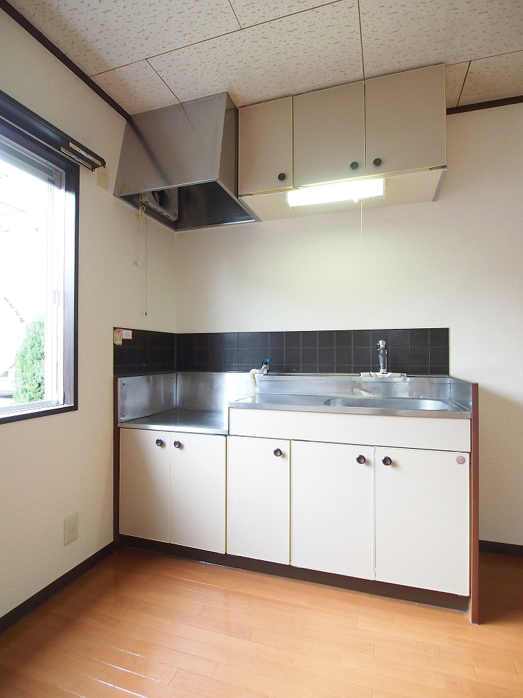 Kitchen. With a window to the kitchen! Gas stove can be installed