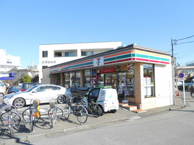 Convenience store. 666m to Seven-Eleven (convenience store)
