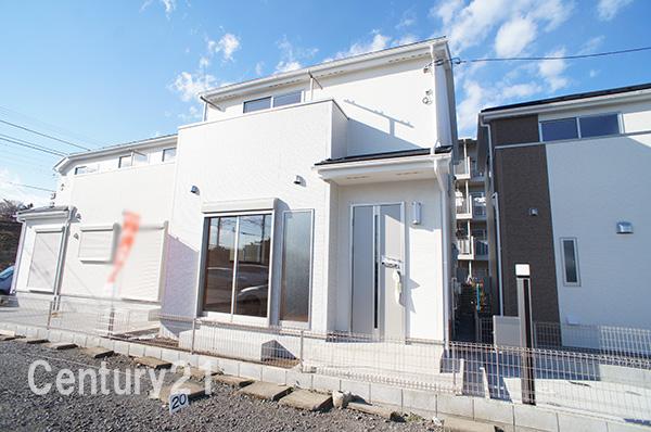 Local appearance photo. Bright dwelling local wrapped in plenty of sunlight (12 May 2013) Shooting Building 2