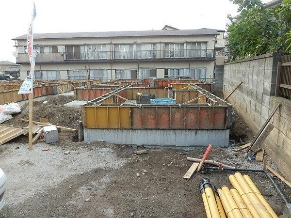 Local photos, including front road. Local (September 2013) Shooting