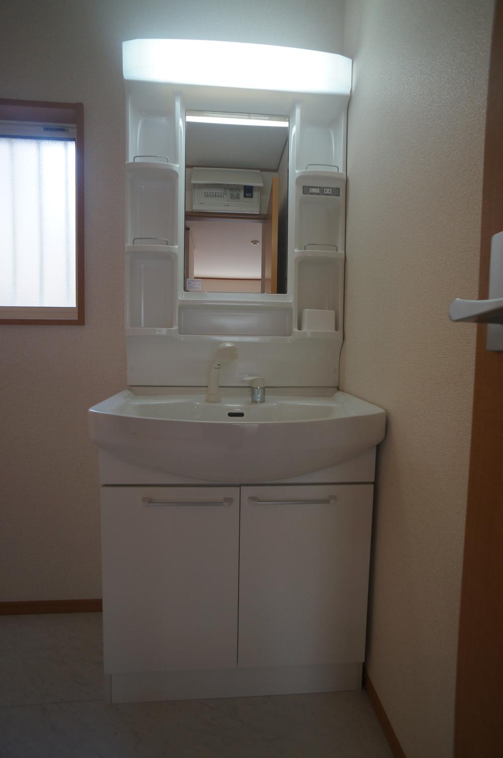 Wash basin, toilet. Indoor (11 May 2013) Shooting