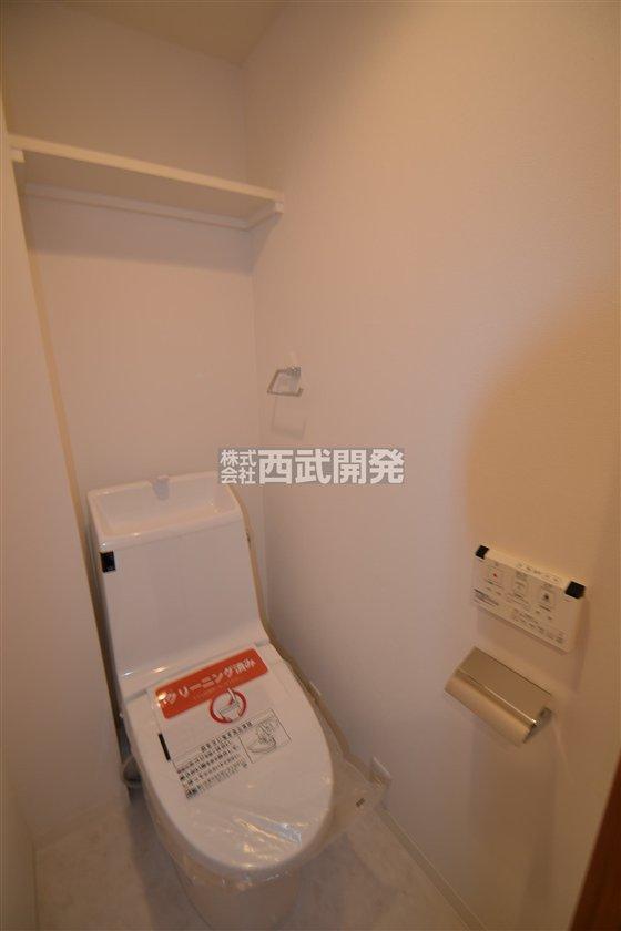 Toilet. Indoor (July 2013) Shooting