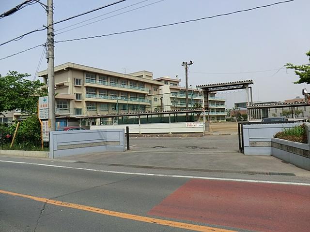 Primary school. South Furuya to elementary school 980m