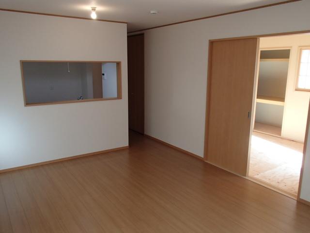 Living. Local (11 May 2013) Shooting