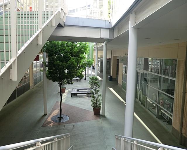 Shopping centre. Until Wakabawoku 3311m