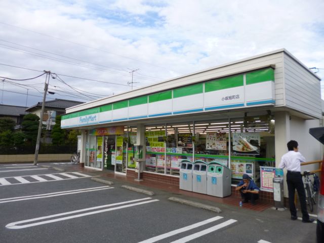 Convenience store. 310m to Family Mart (convenience store)