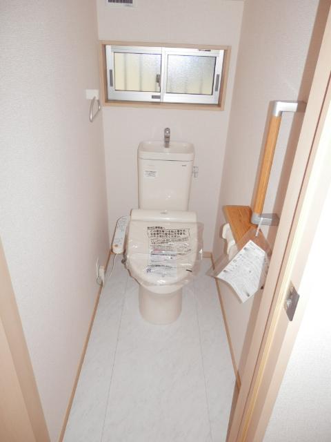 Toilet. 7 Building (December 2013) Shooting