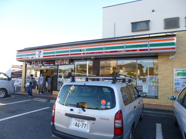Convenience store. 1500m to Seven-Eleven (convenience store)