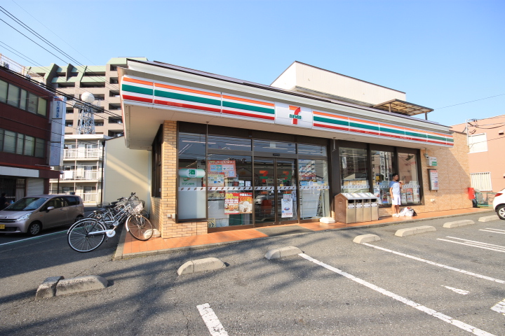 Convenience store. Seven-Eleven 305m to Kawagoe Higashida Machiten (convenience store)