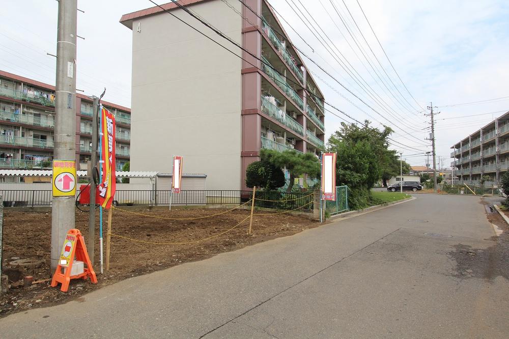 Local photos, including front road. Local (September 2013) Shooting