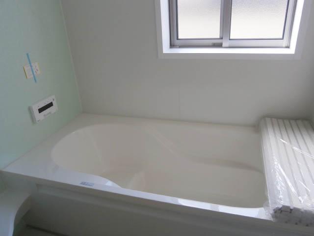 Bathroom. Was building completed. Such as the actual image from per yang, We have to wait all the time so you can see directly. 