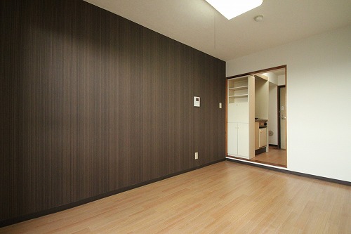 Other. Because in indoor Kurinin'ngu, It is a photograph of the same building another room