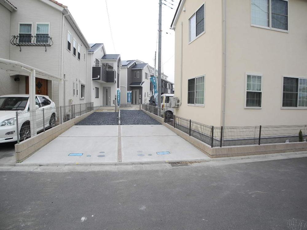 Local photos, including front road. Local (12 May 2013) Shooting