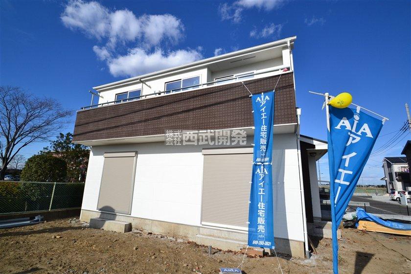 Local photos, including front road. Local (12 May 2013) Shooting