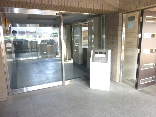 Entrance. auto lock