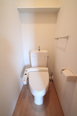 Toilet. Apamanshop Tsurugashima shop TEL: 049-233-7511