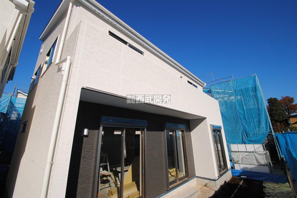 Local appearance photo. Local (12 May 2013) Shooting