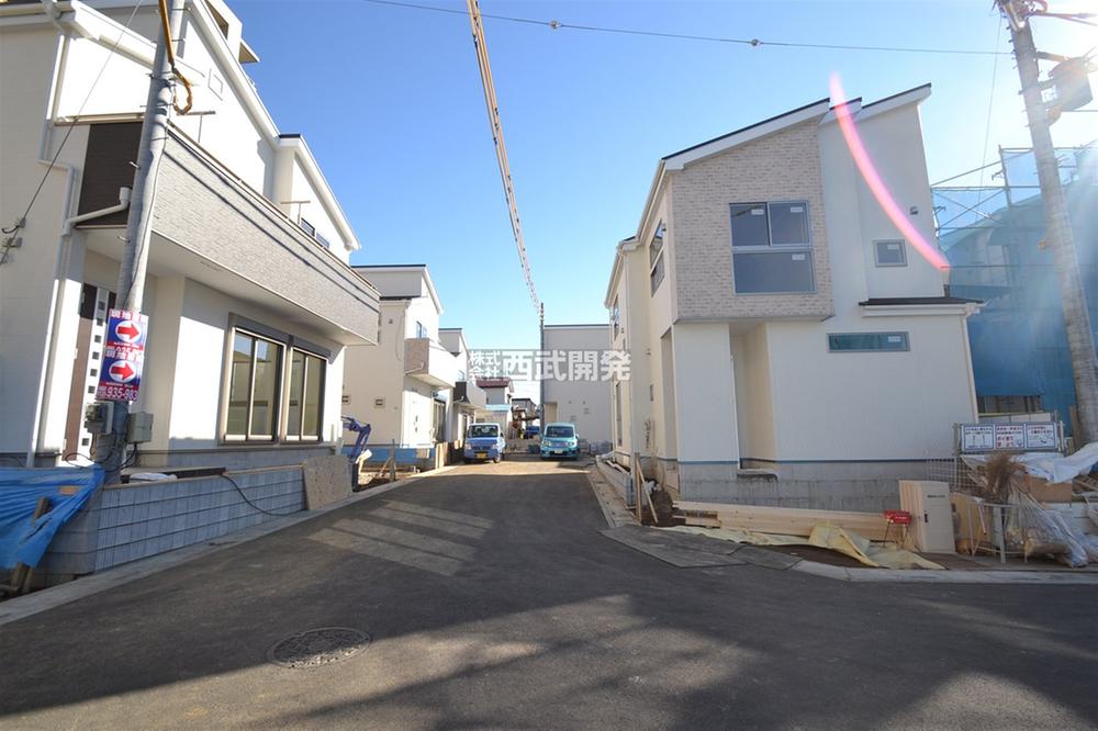 Local photos, including front road. Local (12 May 2013) Shooting