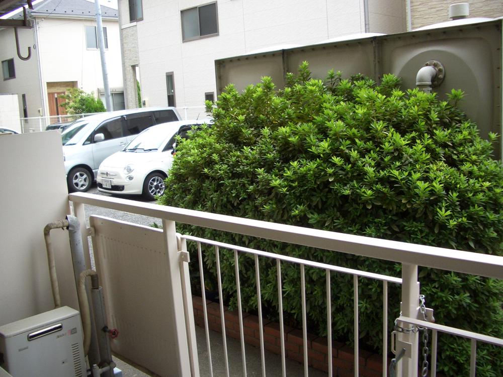 View photos from the dwelling unit. View from the site (December 2013) Shooting