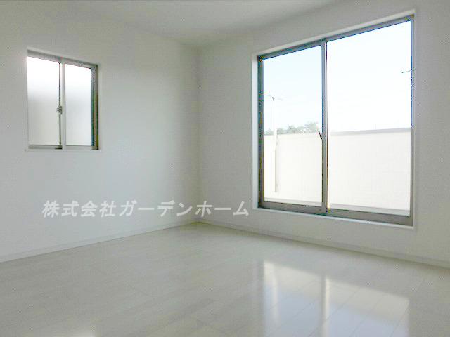 Model house photo.  ■ Bright warmth new mansion, facing the south road. More than 40 square meters site of the room, Car space two Allowed. Long-term high-quality housing of popularity of solar panels also features ■ 