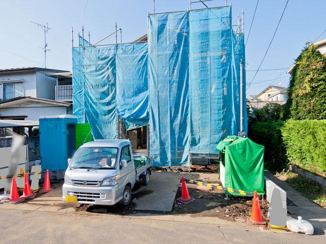 Local photos, including front road.  ■ Bright warmth new mansion, facing the south road. More than 40 square meters site of the room, Car space two Allowed. Long-term high-quality housing of popularity of solar panels also features ■ 