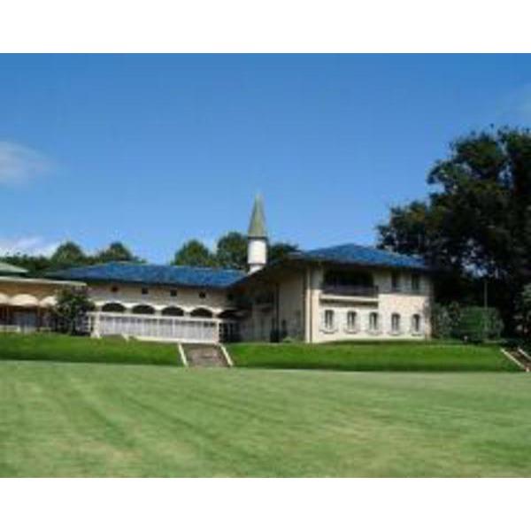 park. 755m to petting sidewalk Kawaguchi Green Center