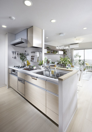 Kitchen.  [Hapika di kitchen] Large cooking space Ya, Easy access easy to put away storage, Easy to clean specifications such as, A lot of ingenuity to make from cooking to cleaning up more comfortable. Dishes of time for more fun and nice, Commitment is alive kitchen.