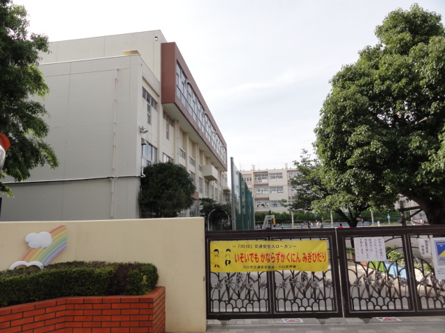 Primary school. Aoki 700m north to elementary school (elementary school)