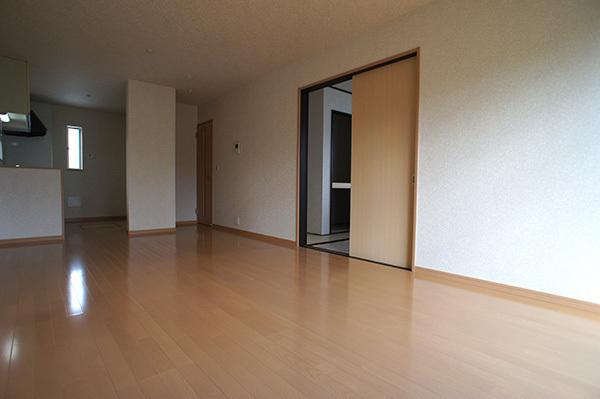 Living. 5 Building