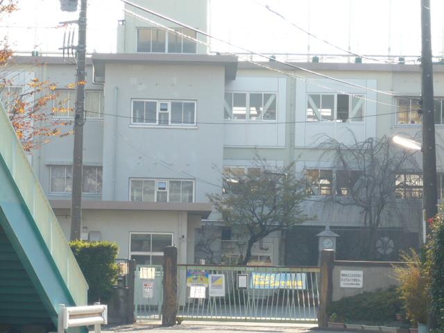 Primary school. 220m until Kawaguchi Tachihara cho Elementary School